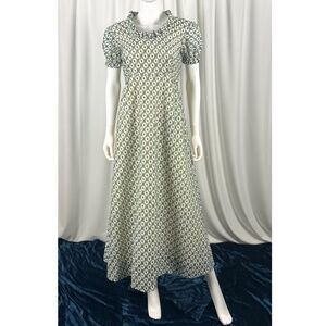 Vintage 1950’s 1960’s Eyelet Floral Lace Maxi Dress in Green + Beige - S/M